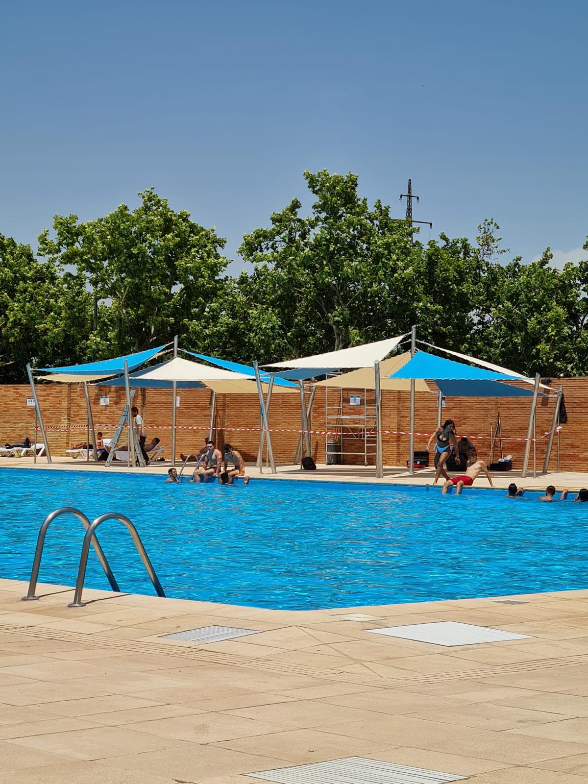 Marquesina de piscina municipal
